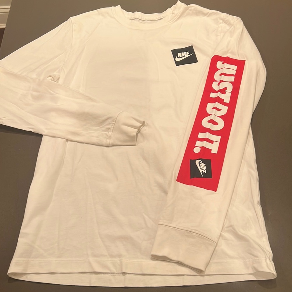 Nike Men’s small long sleeve white shirt